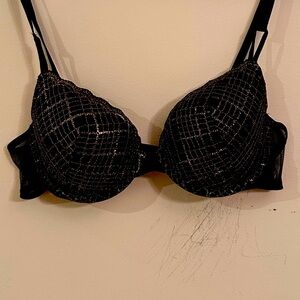 Victoria’s Secret 36B like new black/gold bra